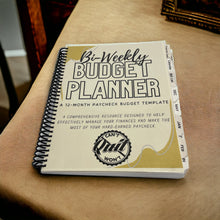 Load image into Gallery viewer, Paycheck Budget Planner - 12 month Undated Budget Template